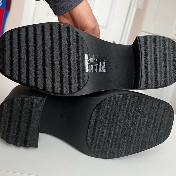 BRAND NEW patent faux leather platform boots - Picture 9 of 13